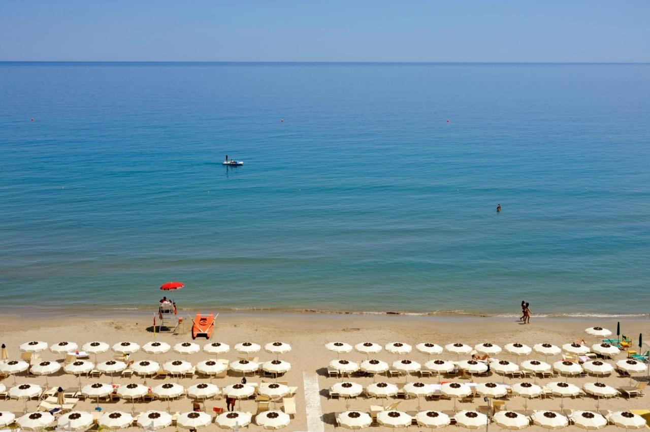 Diana Grand Hotel Alassio Exterior photo